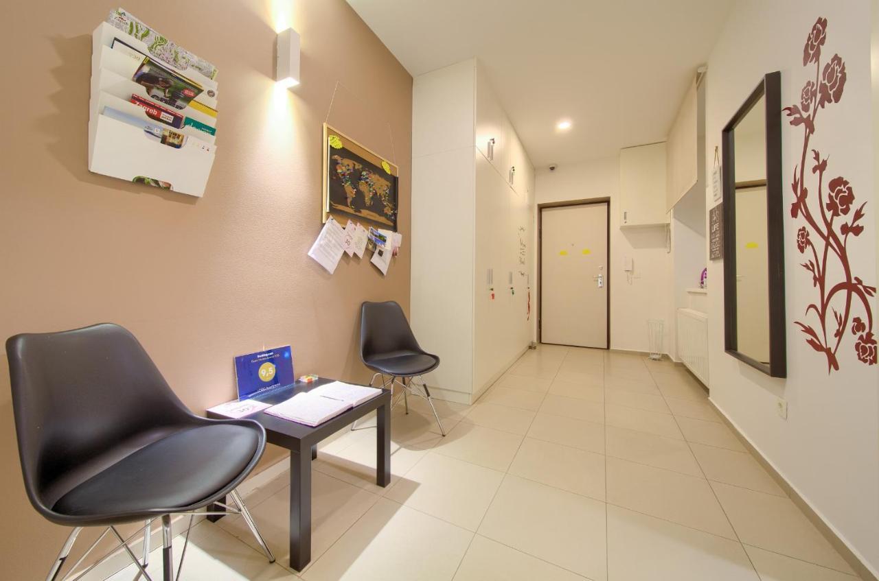 Logo Apartments 5 Min Walk To Main Square Zagreb Bagian luar foto