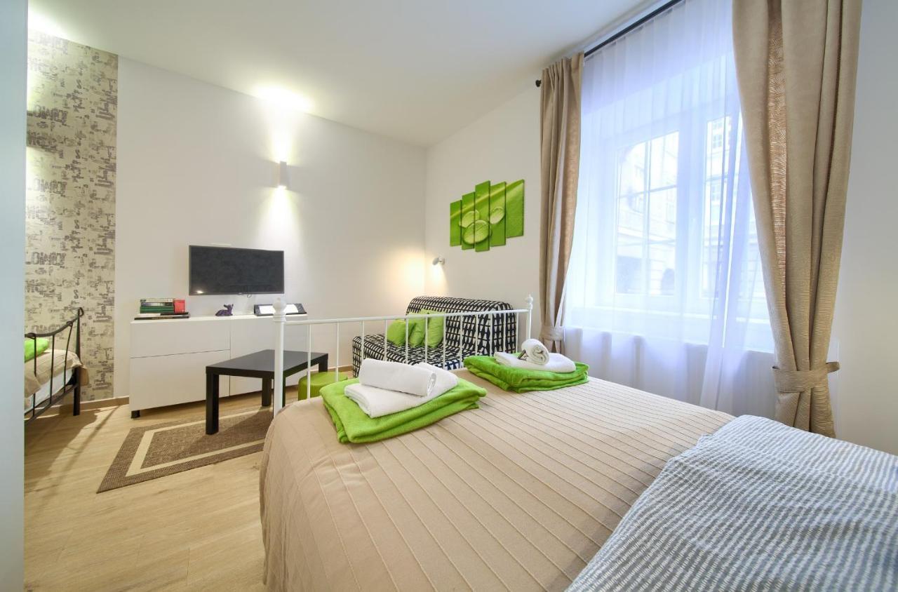 Logo Apartments 5 Min Walk To Main Square Zagreb Bagian luar foto