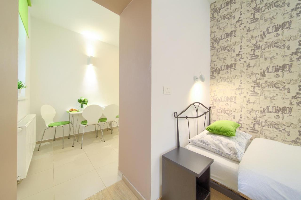 Logo Apartments 5 Min Walk To Main Square Zagreb Bagian luar foto