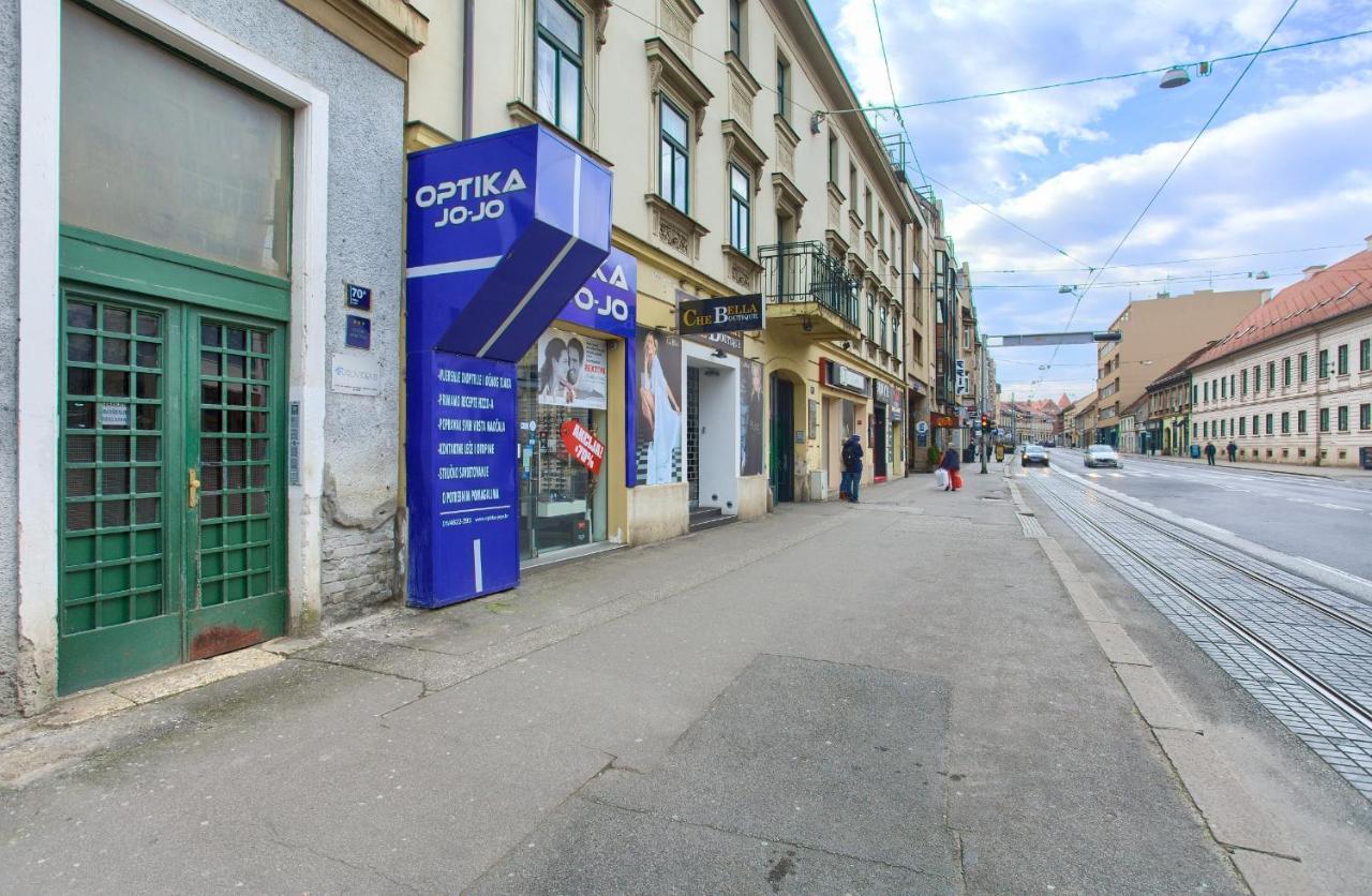 Logo Apartments 5 Min Walk To Main Square Zagreb Bagian luar foto