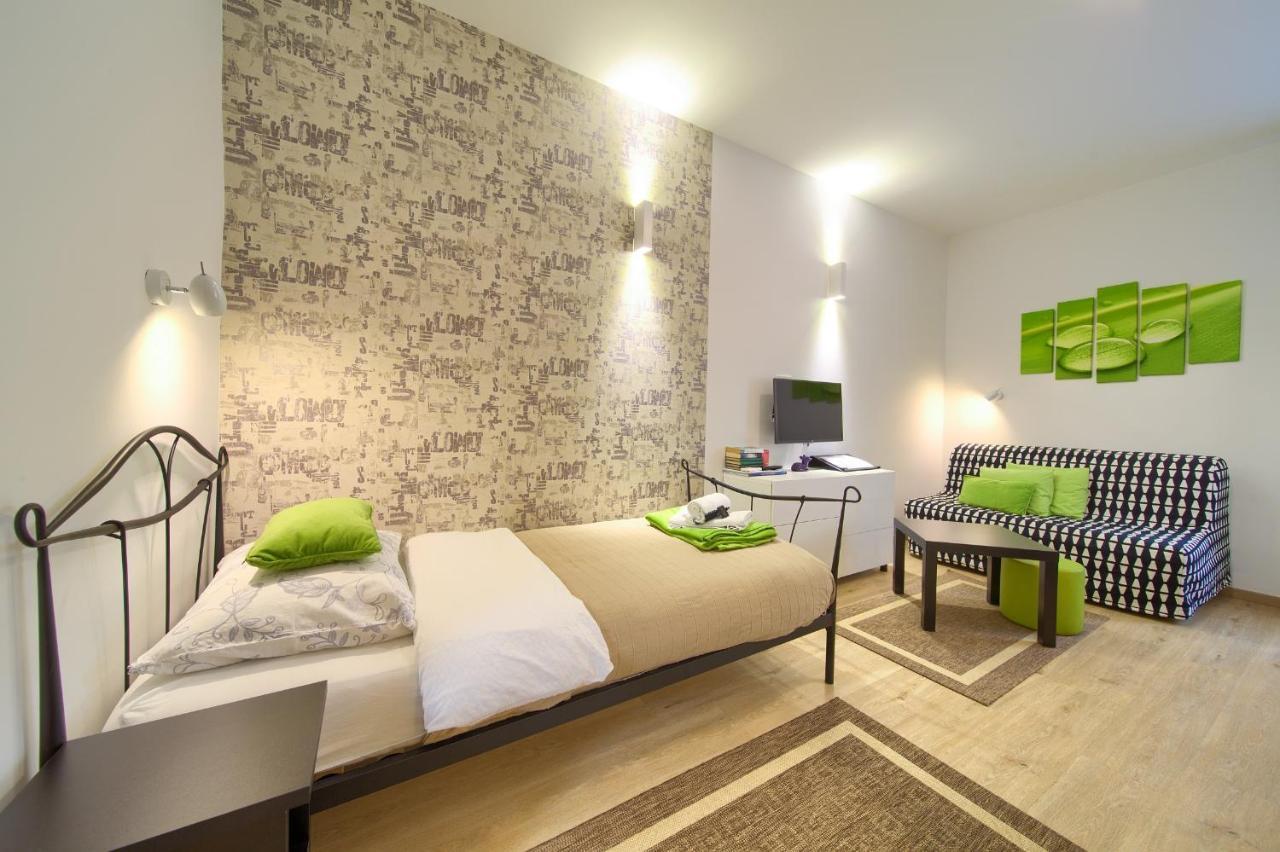 Logo Apartments 5 Min Walk To Main Square Zagreb Bagian luar foto