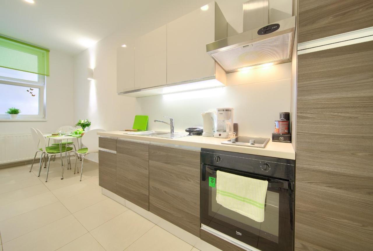 Logo Apartments 5 Min Walk To Main Square Zagreb Bagian luar foto