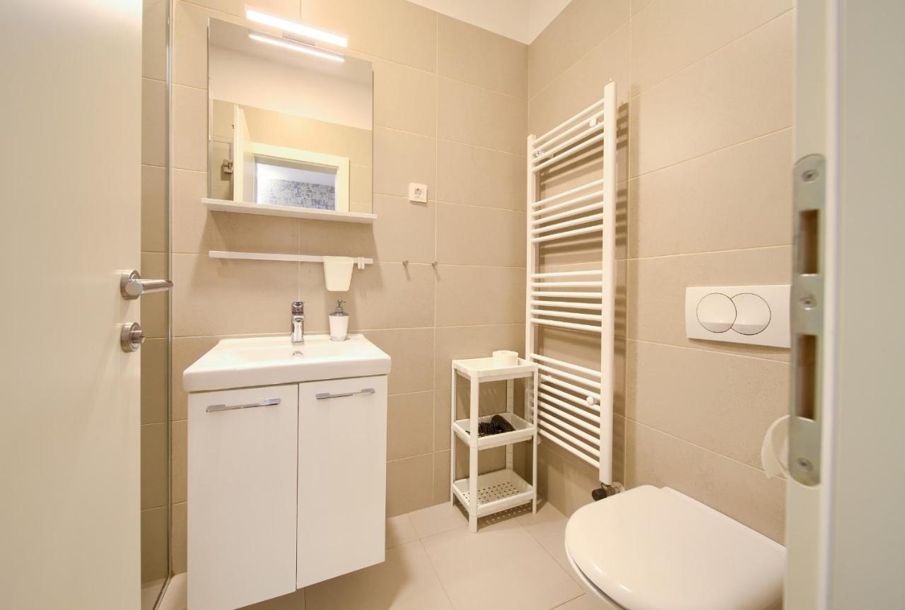 Logo Apartments 5 Min Walk To Main Square Zagreb Bagian luar foto