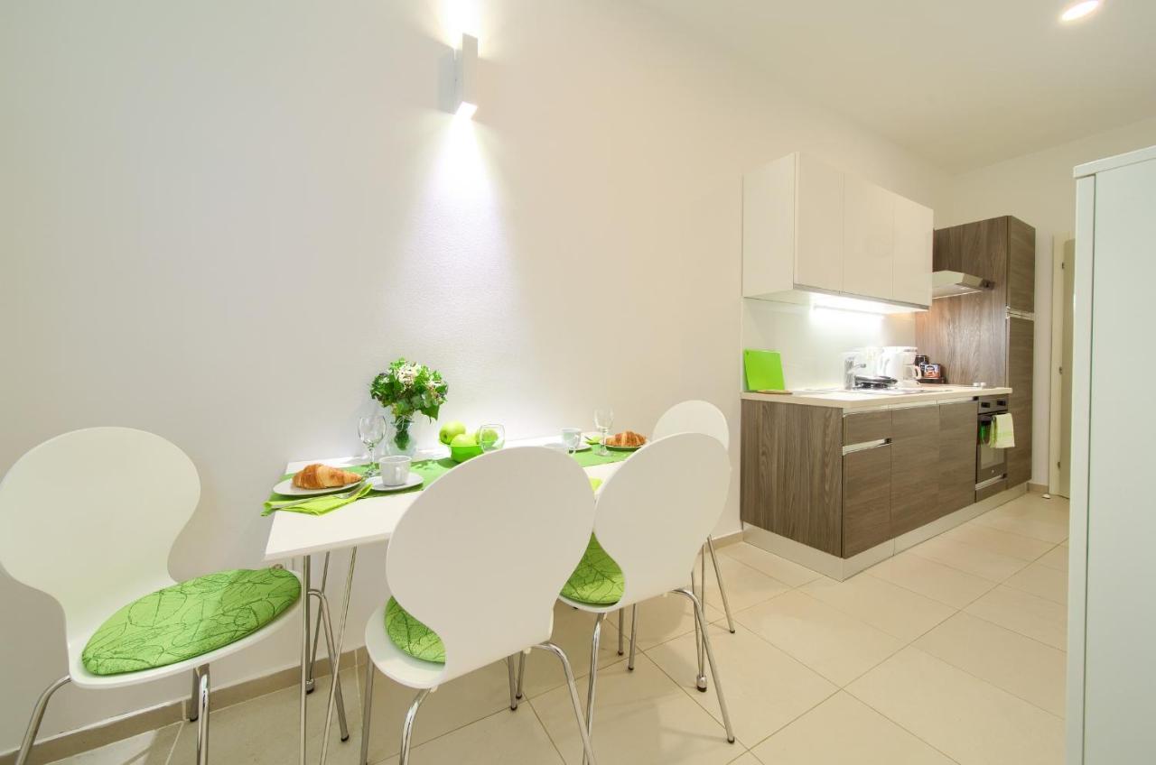Logo Apartments 5 Min Walk To Main Square Zagreb Bagian luar foto