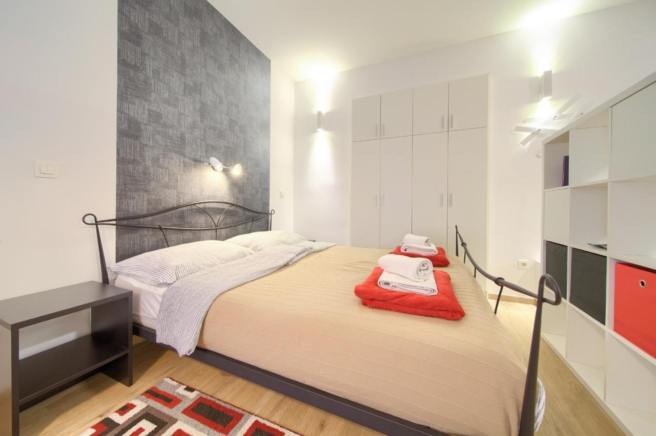 Logo Apartments 5 Min Walk To Main Square Zagreb Bagian luar foto
