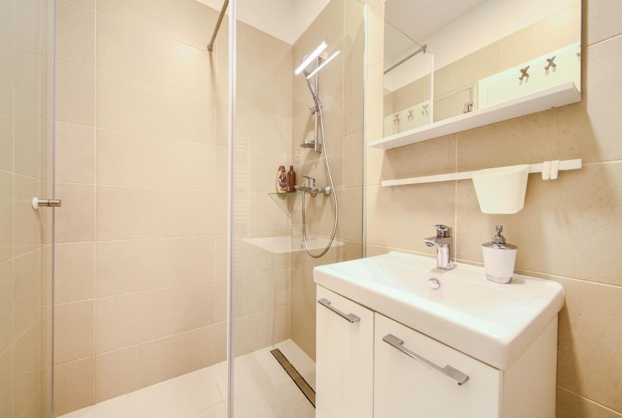 Logo Apartments 5 Min Walk To Main Square Zagreb Bagian luar foto