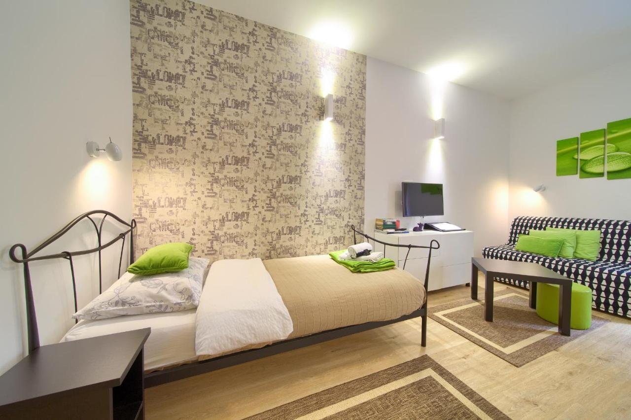 Logo Apartments 5 Min Walk To Main Square Zagreb Bagian luar foto