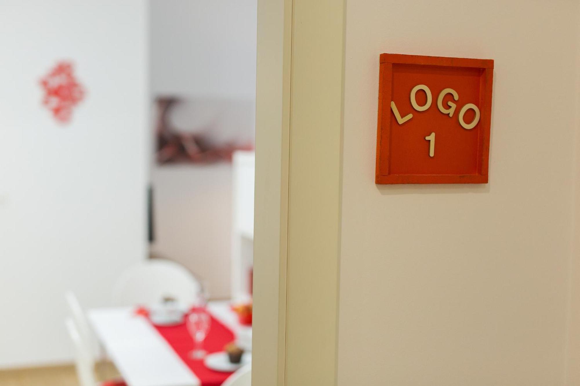 Logo Apartments 5 Min Walk To Main Square Zagreb Ruang foto
