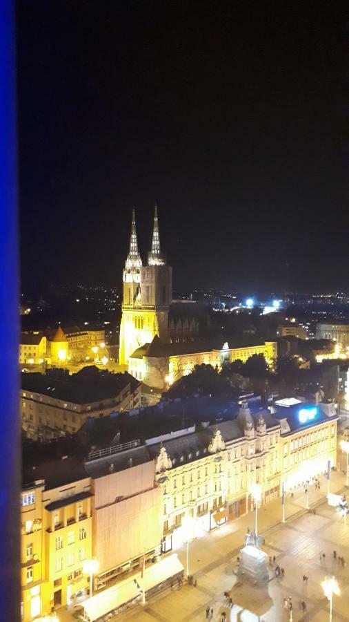 Logo Apartments 5 Min Walk To Main Square Zagreb Bagian luar foto